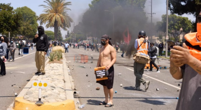 ABD'de protestocular göçmenlik binasına girdi