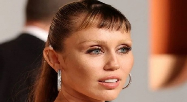 Miley Cyrus: O şarkıları söylemem yasaklandı