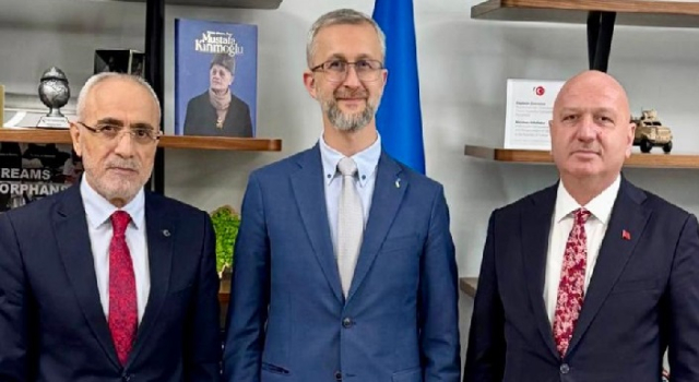 CUMHURBAŞKANI BAŞDANIŞMANI TOPÇU’DAN UKRAYNA BÜYÜKELÇİSİNE NEZAKET ZİYARETİ