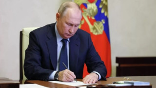 Putin imzaladı: Rusya'da reşit olmayanlara enerji içeceği satılmayacak