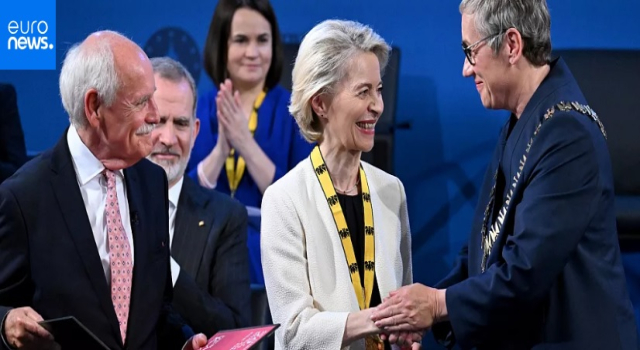 Avrupa'nın 'birliğini' destekleyen Leyen'e Şarlman Ödülü verildi