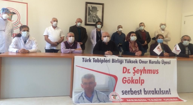 Mersin Tabip Odası Başkanı Mehmet Antmen yönetimi ile haykırdı