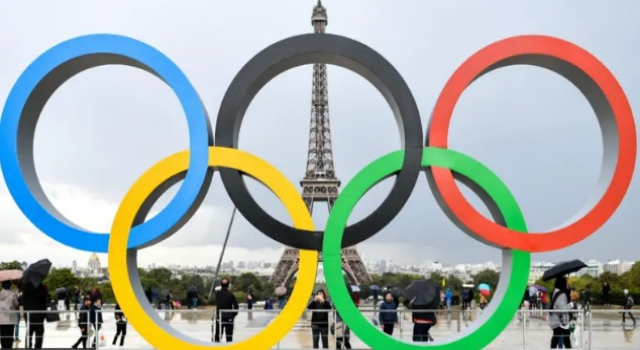 Olimpiyat ateşinin Yunanistan'dan Fransa'ya yolculuğu başladı