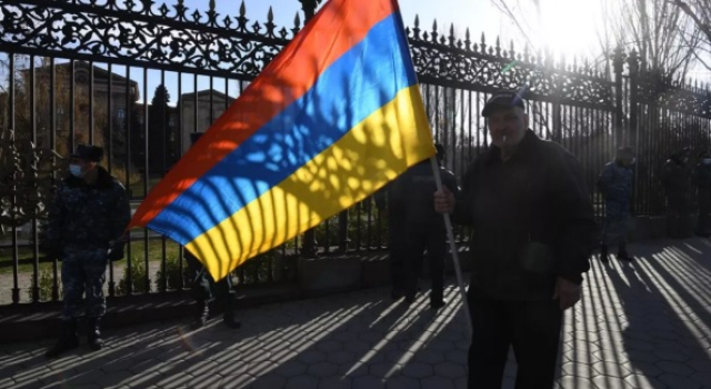 Ermenistan'da iktidarı ele geçirme suçlamasıyla 15 kişi tutuklandı