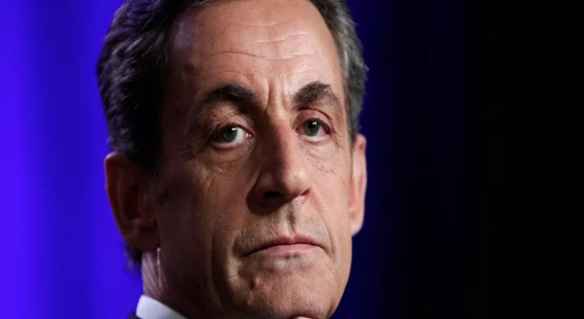 Eski Fransa Cumhurbaşkanı Nicolas Sarkozy'nin Liyakat Nişanı geri alındı