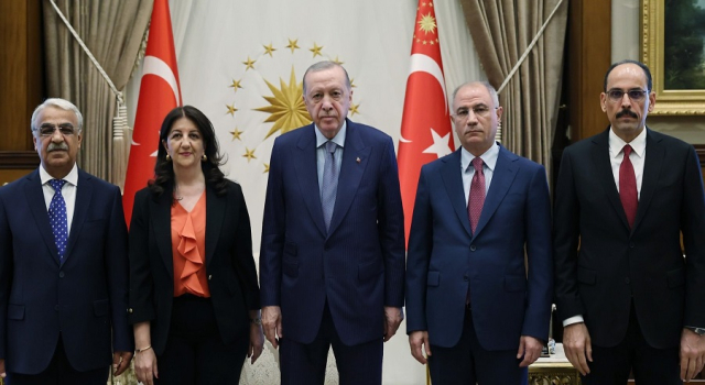 CUMHURBAŞKANIMIZ DEM HEYETİ İLE GÖRÜŞTÜ