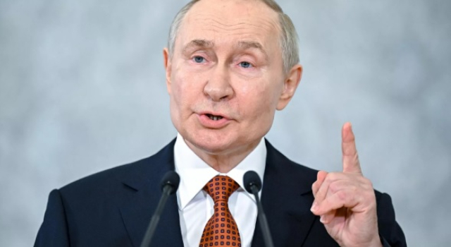 Putin: ABD'nin İngiltere'den bağımsızlık kazanması için her türlü desteği verdik