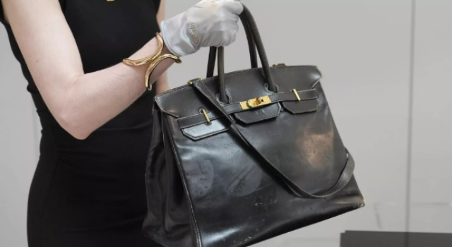 Ünlü oyuncu Jane Birkin’in çantası 10 milyon dolara satıldı: Dünyanın en değerli çantası oldu
