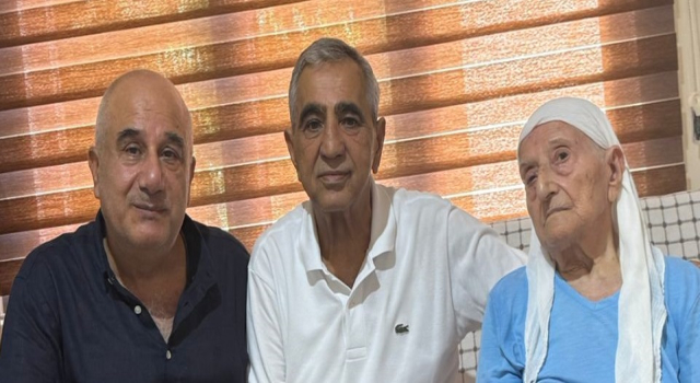 MERSİN’İN ÖRNEK, ÖNDER, ÖNCÜ BAŞKANI 102 YAŞINDAKİ SAİDE NİNE’Yİ EVİNDE ZİYARET ETTİ