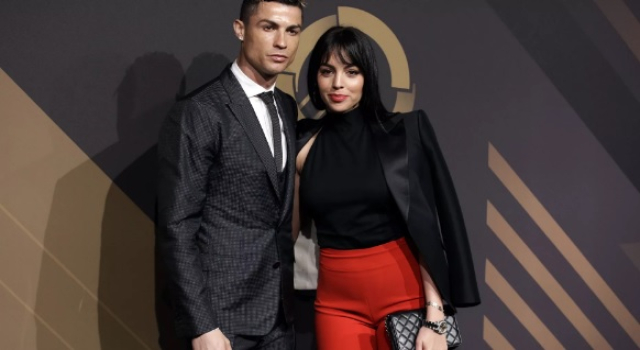 Ronaldo 5 çocuğunun annesi Georgina Rodriguez'e 9 yıl sonra evlilik teklifi etti