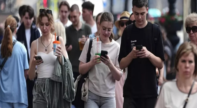 Rusya, internet denetimini artırarak WhatsApp ve Telegram’daki aramaları engelledi