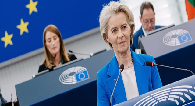 Von der Leyen liderliğindeki Avrupa Komisyonu, güven oylamasından sağ çıktı