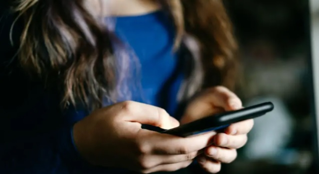 '15 yaş altına sosyal medya düzenlemesi bu ay sonunda meclise gönderilecek'