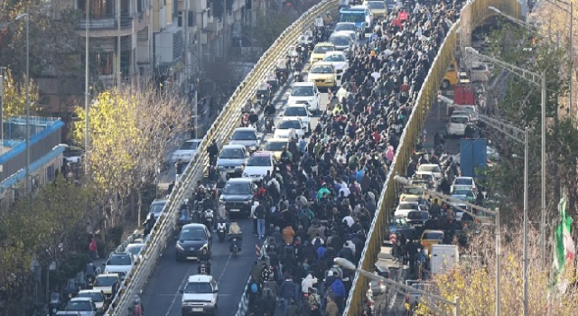 İran'da protestolar: En az 35 kişi hayatını kaybetti