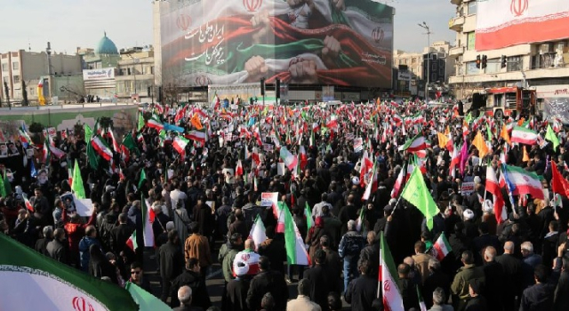 İran'daki protestolarda can kaybı 2 bin 500'ü aştı