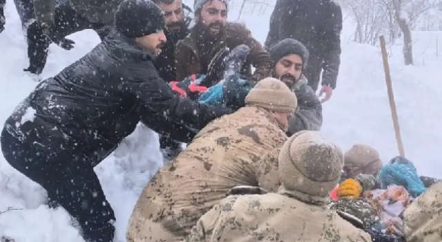 Türkiye genelinde kar: Çığ can aldı, ulaşım aksadı