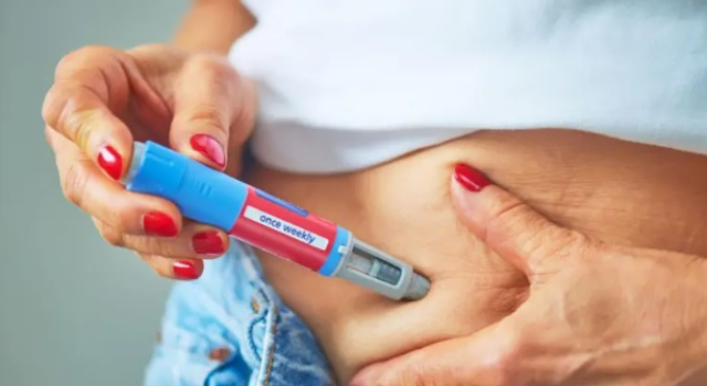 Zayıflama iğnelerini bırakanlar diyet yapanlara göre dört kat hızlı kilo alıyor