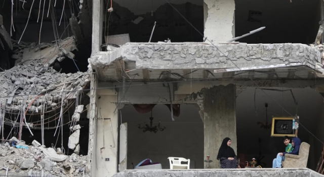 İsrail'den Güney Lübnan'a saldırı: 3'ü kurtarma görevlisi 8 kişi öldü