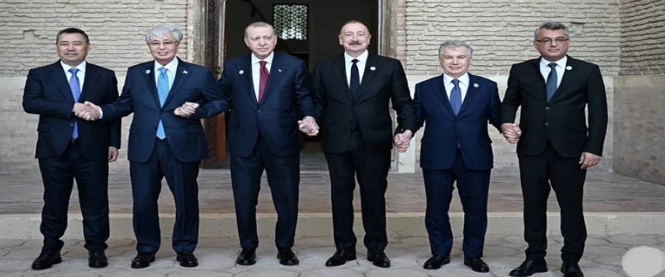 Türk liderler 'etkili jeopolitik güç merkezi' için birleşiyor