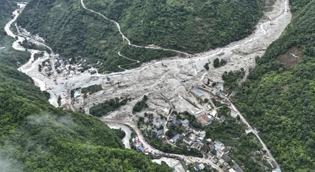 Çin'in kuzeybatısındaki turistik bölgede sel: 10 ölü, 23 yaralı