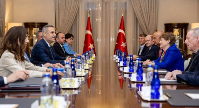 Dışişleri Bakanı Fidan Ankara'da ABD'li senatörleri kabul etti