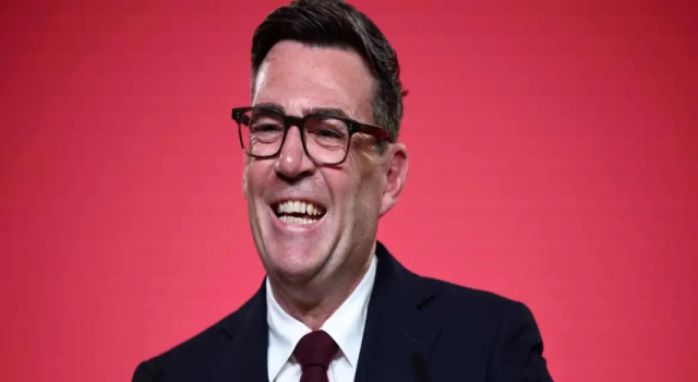 İngiltere'de İşçi Partisi liderliğine Andy Burnham seçildi