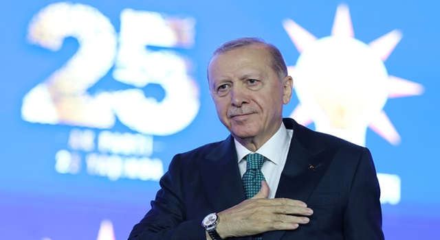 ERDOĞAN: “Ekonomide, sağlıkta, eğitimde, ulaştırmada Türkiye'ye tarihinin en büyük yatırımlarını kazandırdık”