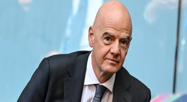 FIFA'dan geri adım: Dünya Kupasını satış planı askıya alındı