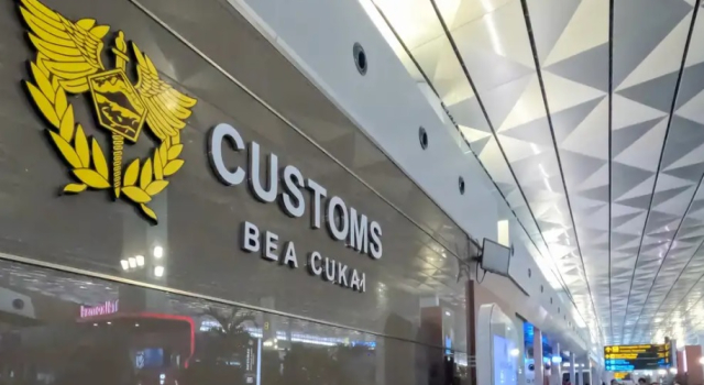 Uyuşturucu kullanan pilot 70 bin ekstazi hapla yakalandı