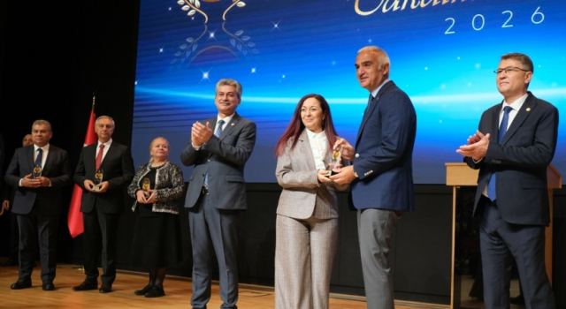 2026 Yılı Türk Diline Hizmet Ödülleri Sahiplerine Takdim Edildi.