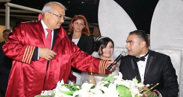 KOCAMAZ'IN ŞAHSİ İŞLERİNİN ÖZEL AVUKATI EVLENDİ