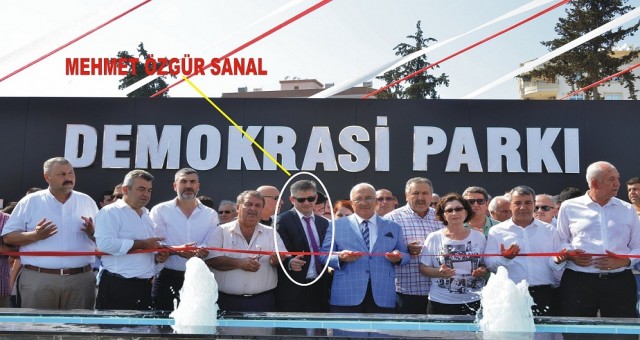 Demokrasi parkını FETÖ’den yargılanan kişi ile açtı (!)