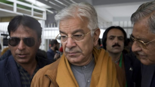 Pakistan Savunma Bakanı, Hindistan'la gerilimden tedirgin: ‘Savaşa yol açabilir’
