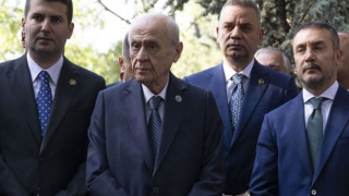 Bahçeli, Türkeş'in mezarında açıklama yaptı: Darbeler anayasası terk edilmeli