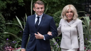 Macron çifti, First Lady'nin gerçekten kadın olduğuna dair kanıt sunacak