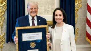 Venezuelalı muhalif lider Machado Nobel Barış Ödülü madalyasını Beyaz Saray'da Trump'a verdi