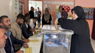 Türkiye'de 6 beldede ara seçimler: AKP yarışı önde bitirdi