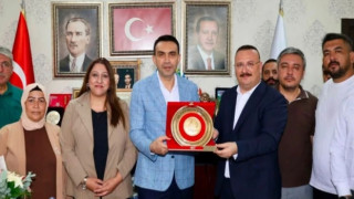 AK Parti Toroslar'dan İl Başkanlığına Birlik ve Dayanışma Ziyareti