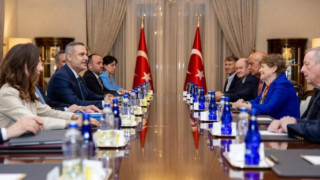 Dışişleri Bakanı Fidan Ankara'da ABD'li senatörleri kabul etti