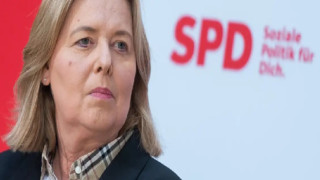 Almanya: SPD Genel Başkanı ve Çalışma Bakanı istifa etti