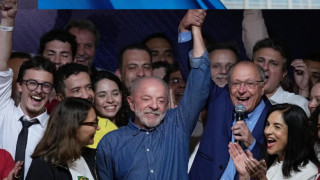Brezilya'da Lula da Silva, Bolsonaro'nun oğlunu geride bırakarak seçimleri kazandı