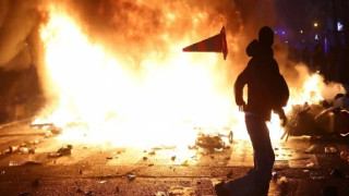 Fransa'daki protestolara yağma ve şiddet damga vurdu