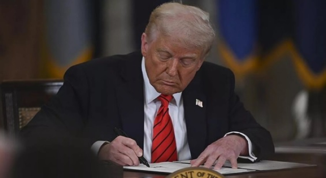 Trump, GENIUS tasarısını imzaladı