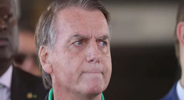Brezilya'da eski Devlet Başkanı Jair Bolsonaro için darbe planı iddiaları nedeniyle ev hapsi kararı verildi