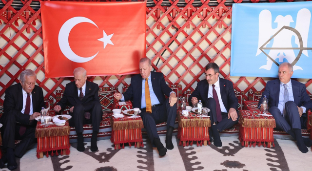 CELAL ADAN DA DEVLET ADAMLARI İLE HAN ÇADIRINDA