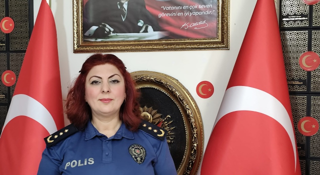 FUNDA MÜDÜR HALKIN GÖNLÜNDE TAHT KURDU