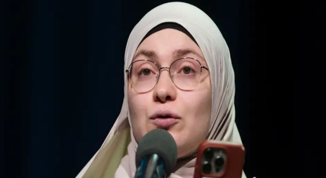 Almanca şiir yarışmasını Türkiye kökenli Ayşe İrem kazandı