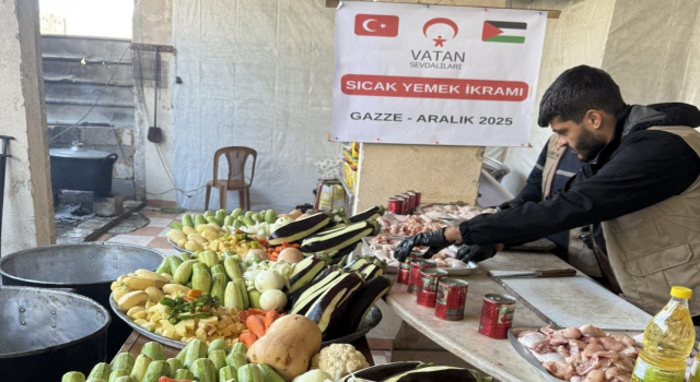 VATAN SEVDALILARI VAKFI’NDAN GAZZE’YE İNSANİ YARDIM: 100 ÇADIR KURULDU