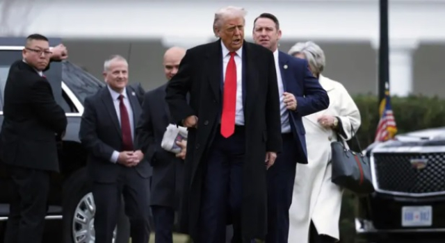 Beyaz Saray: Trump Grönland'ı almak için orduyu kullanmak dahil farklı seçenekleri değerlendiriyor