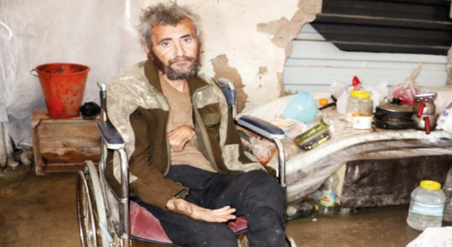 Muşambanın içinde yaşam mücadelesi